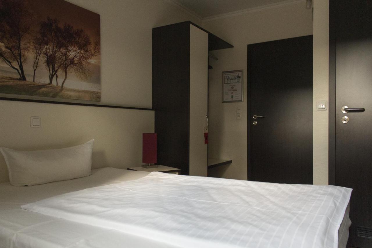 Schlueter Hotel & Restaurant Wankendorf Zewnętrze zdjęcie